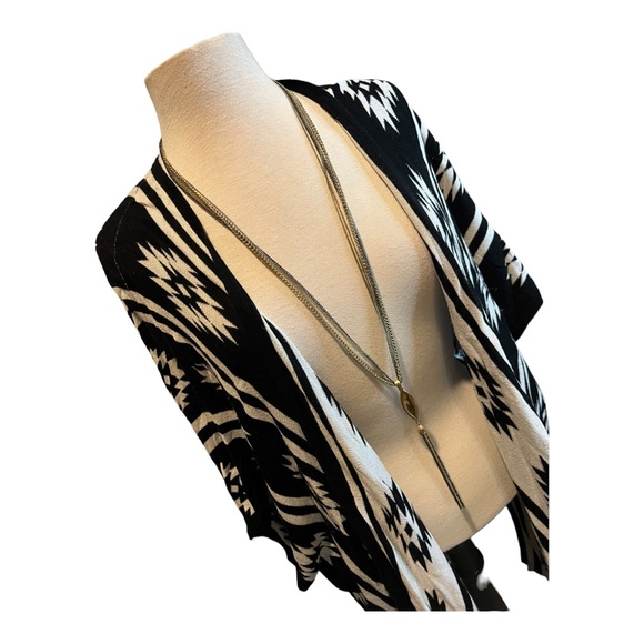 | forever 21 | Black / White Tribal Aztec Open Front Cardigan MED - Picture 2 of 6